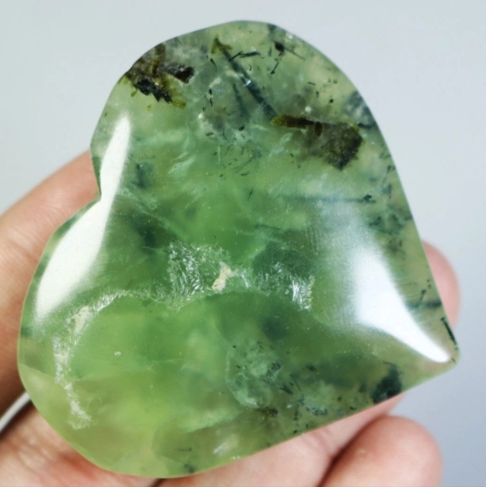 Natural Green Tourmaline And Mica In Prehnite Quartz Crystal Heart Stone Healing - Picture 5 of 10